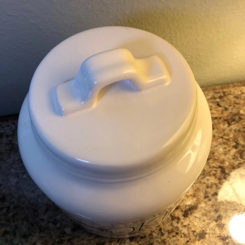 New ⭐️⭐️Rae Dunn COOKIES Jar - New⭐️⭐️ HTF!! - Picture 2 of 3